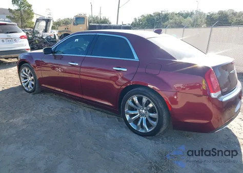 2017 Chrysler 300C z USA, uszkodzony, nr VIN 2C3CCAEG8HH579752